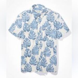 EUC American Eagle Monstera leaf button up shirt, large